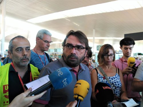 El secretario general de UGT de Catalunya, Camil Ros, en el Aeropuerto de Barcelona.