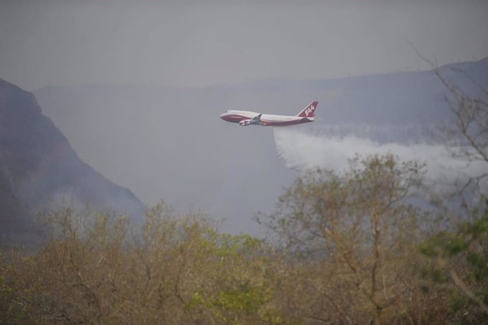 Avión Boeing 747 utilizado para sofocar el incendio en la Amazonía de Bolivia