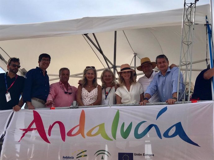 Diferentes representantes de la Junta de Andalucía en las Carreras de Caballos de Sanlúcar