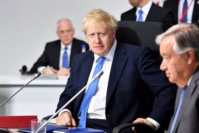 Brexit.- La UE dice a Johnson que debe pagar la factura del Brexit para iniciar 