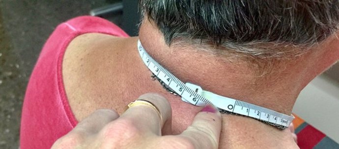 La medida de la circunferencia del cuello de los ancianos ayuda a identificar casos de desnutrición