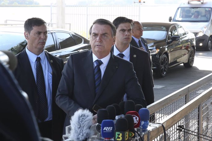 Brasil.- Bolsonaro afea a Macron sus intentos para "salvar" la Amazonia y denunc