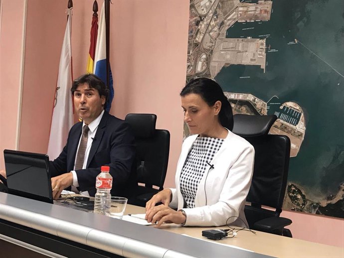 El presidente de la Autoridad Portuaria de Santander, Jaime González, y la alcaldesa de Santander, Gema Igual, en rueda de prensa