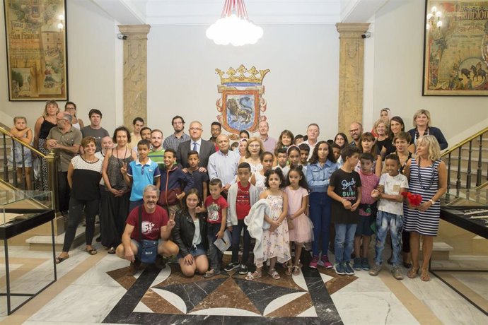 Rescepción a niños Saharauis en el Ayuntamiento de Pamplona.