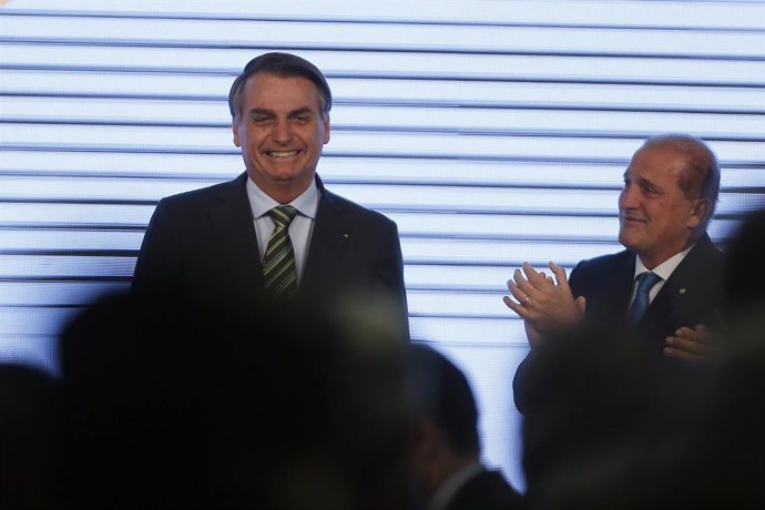 Brasil.- La aprobación de Bolsonaro se desploma del 38,9 al 29,4 por ciento desd