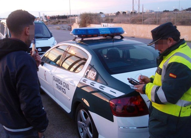 Control de alcoholemia de la Guardia Civil