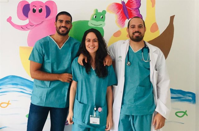 Sanitarios del Hospital de Jaén que han participado en el encuentro nacional de adolescentes con cáncer.