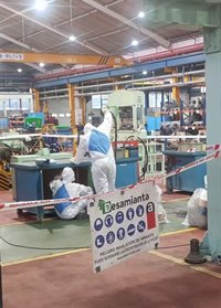 Metro localiza otro cartón para hacer juntas con amianto en una zona en desuso desde hace muchos años