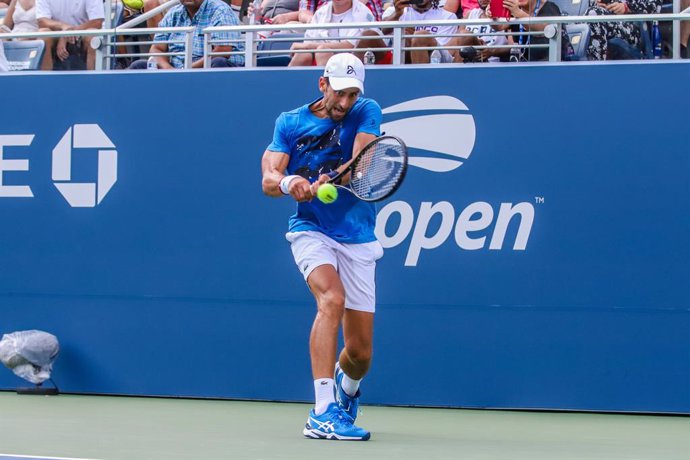 Tenis/US Open.- Djokovic cumple con solvencia en su estreno ante Carballés