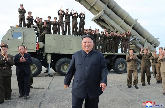 Kim Jong Un durante el ensayo de nuevos misiles norcoreanos