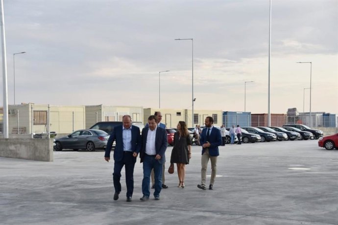 Monago y Vara junto a diputados del PP en la inauguración de las instalaciones de Monliz en la Plataforma Logística de Badajoz