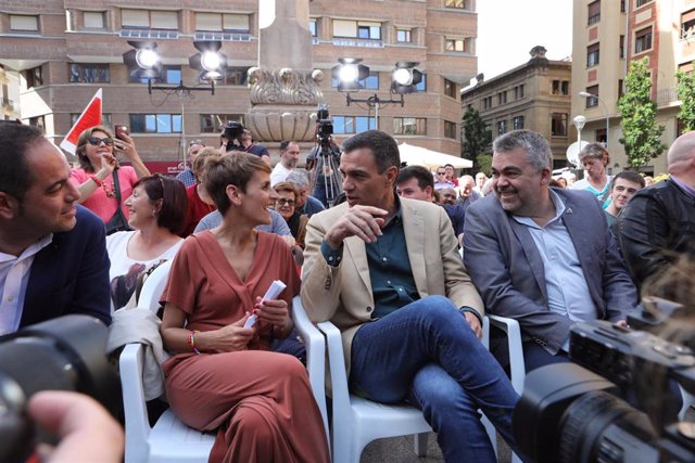Pedro Sánchez y María Chivite en un acto político del PSOE en Pamplona