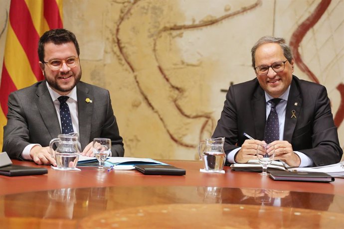 El vicepresident de la Generalitat, Pere Aragons, i el president, Quim Torra, en la reunió d'aquest dimarts del Consell Executiu.