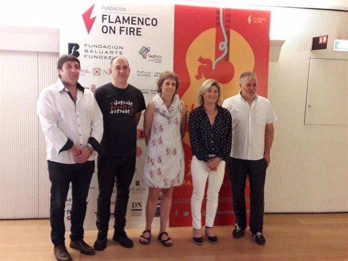 De izquierda a derecha, Ricardo Hernández, Juan Casero, Rebeca Esnaola, María García Barberena y Miguel Morán, en la presentación del balance de Flamenco On Fire.