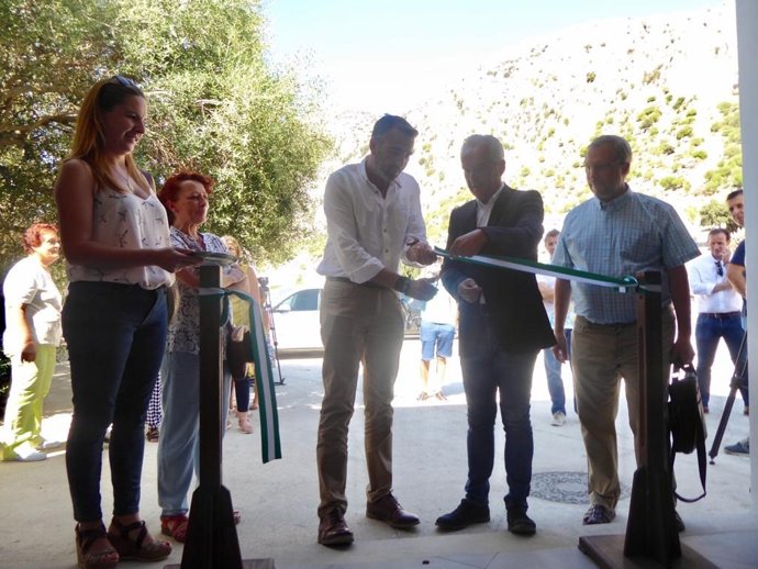 CádizAlDía.-Diputación inaugura el nuevo matadero de Villaluenga del Rosario