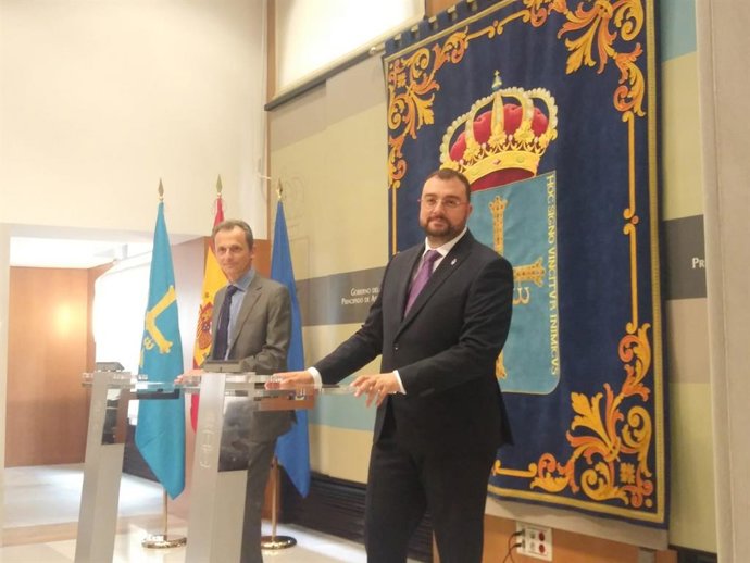 Pedro Duque y Adrián Barbón.