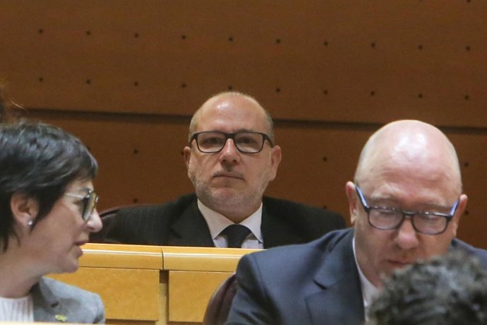 Vox impide por segunda vez una declaración del Senado al no firmar el documento 