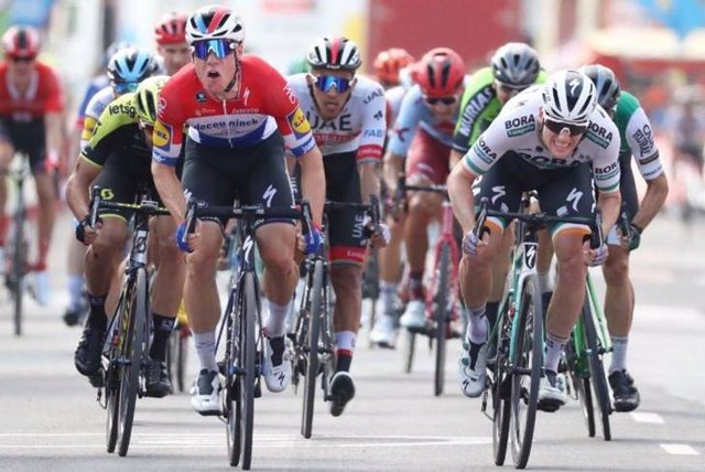 Jakobsen gana en La Vuelta a España