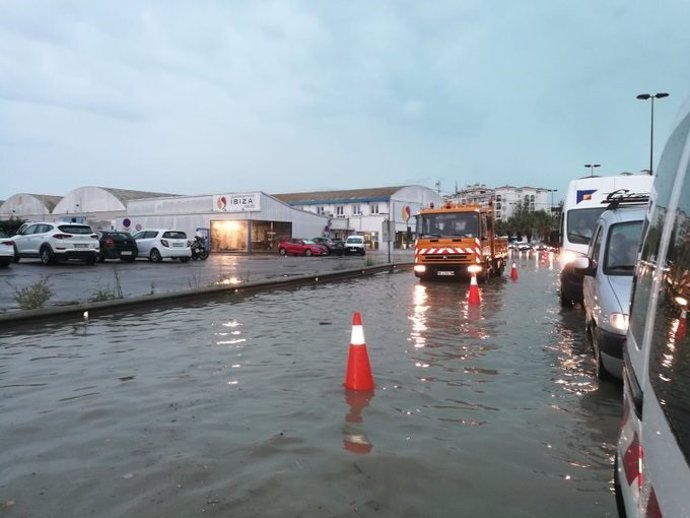 Una calle inundada en Ibiza, esta mañana.