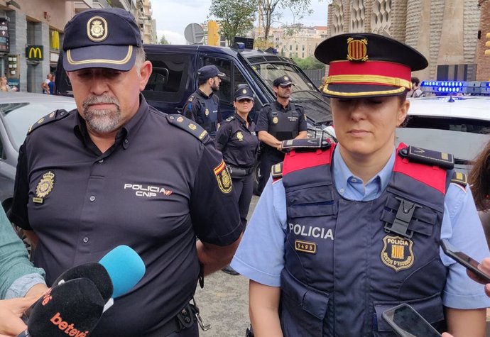 L'inspector de Policia Nacional Pedro Santos i la inspectora de Mossos d'Esquadra Mnica Lluís