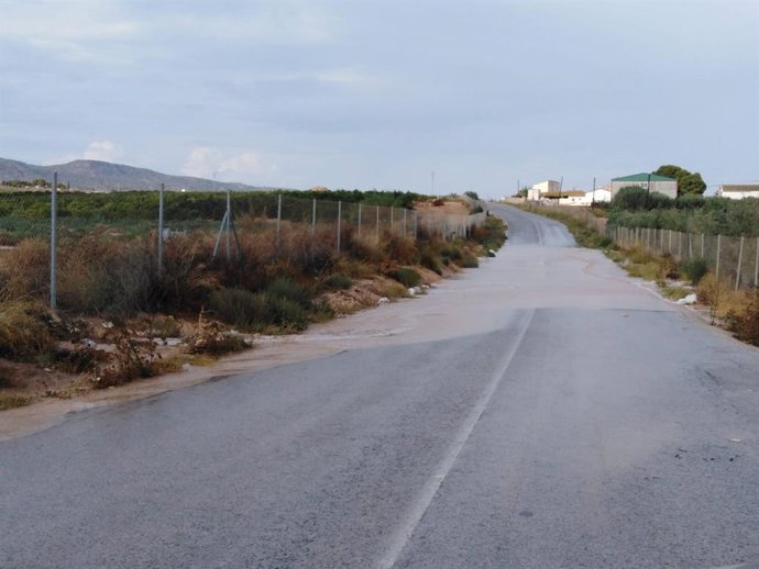 Un tramo de la RM F-19, anegado de agua tras las lluvias