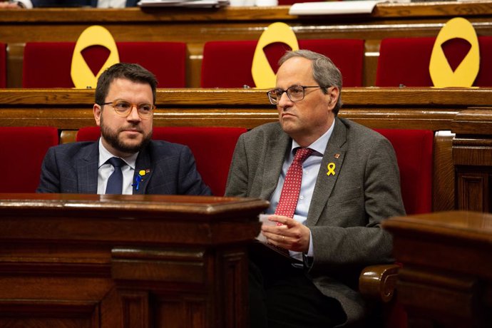 El vicepresident i conseller d'Economia de la Generalitat, Pere Aragons, i el president de la Generalitat, Quim Torra, en una imatge d'arxiu.