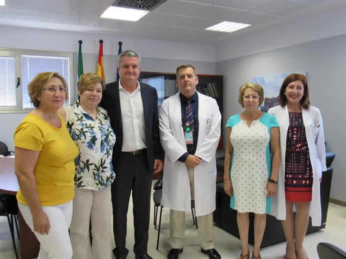 El delegado de Salud en Almería se reune con representantes de Alfiel