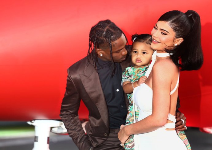Travis Scott, Kylie Jenner y Stormi Webster en la premiere de 'Travis Scott: "Look Mom I Can Fly'