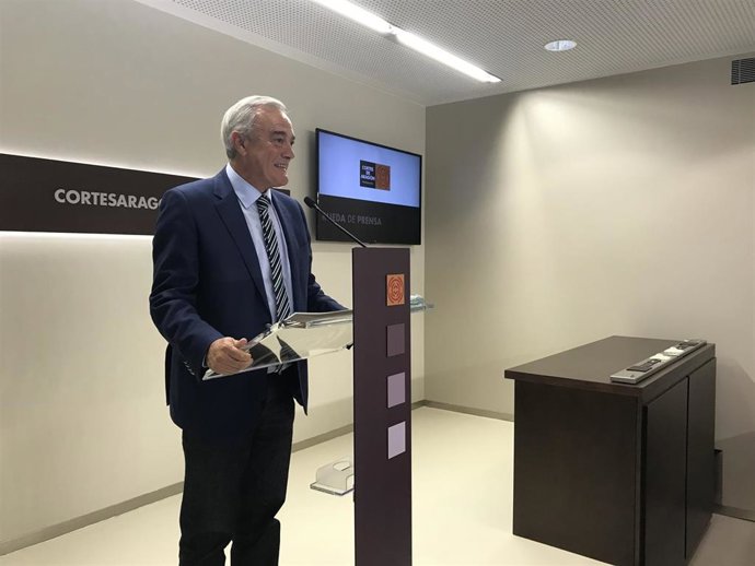 El presidente de las Cortes de Aragón, Javier Sada