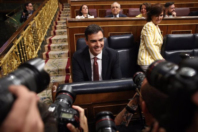 El líder del PSOE, en el hemiciclo