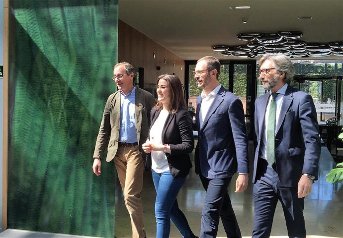 Iñaki Oyarzábal, junto a Alfonso Alonso, Leticia Comerón y Javier Maroto