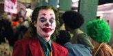 Foto: Joaquin Phoenix desata su brutal locura en el tráiler final de Joker: "Ahora nadie se ríe"