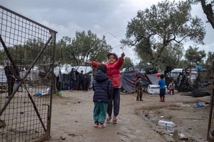 Niños migrantes en Moria (Grecia)