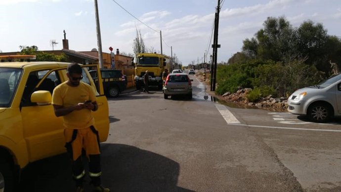 Reobert el camí de Cala Llombards.