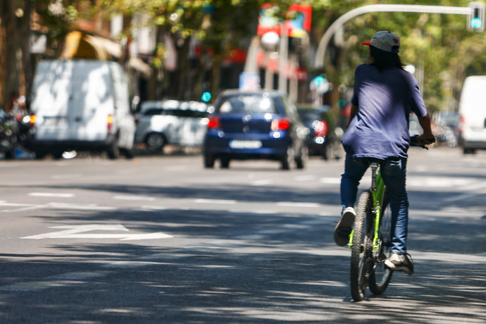 Vehículos circulando por Madrid