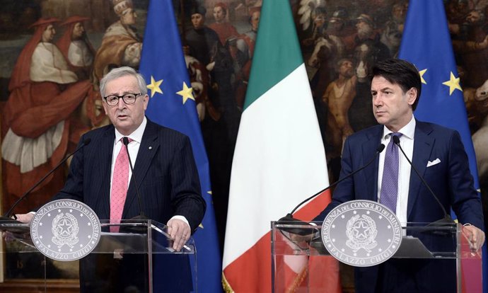 Jean-Claude Juncker y Giuseppe Conte
