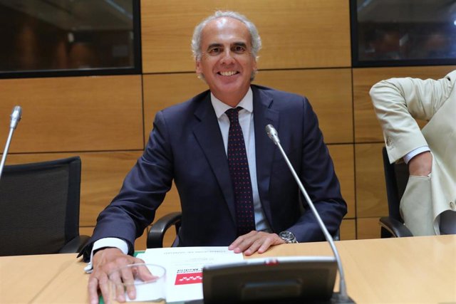 Imagen de archivo del consejero de Sanidad de la Comunidad de Madrid, Enrique Ruiz Escudero.