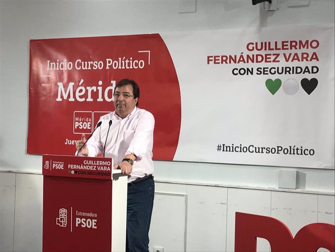 El secretrario general del PSOE de Extremadura, Guillermo Fernández Vara