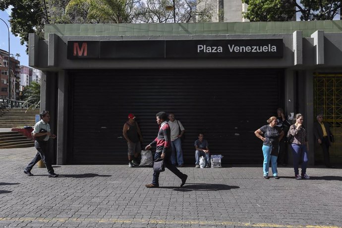 Estación de metro cerrada en Caracas