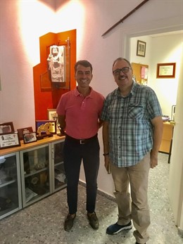 El edil de Turismo de La Algaba y el tesorero de la asociación