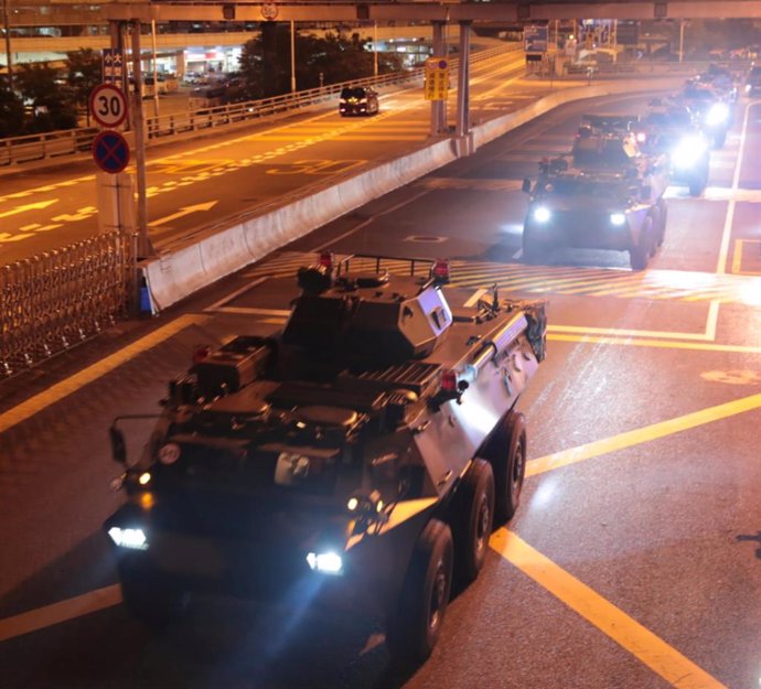 Vehículos militares del Ejército Popular de Liberación de China en Hong Kong