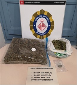 Dos quilos de marihuana confiscada per Gurdia Urbana de Barcelona