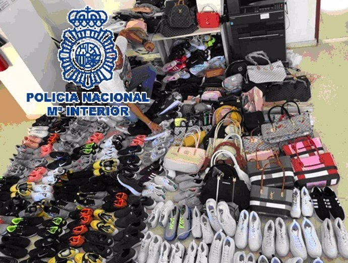 Productos falsificados intervenidas en Benalmádena.