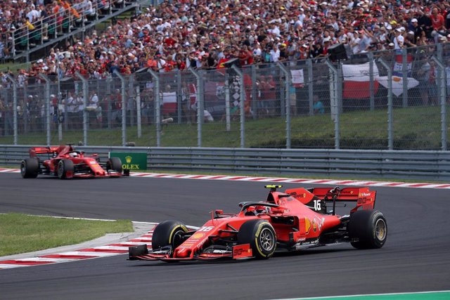Sebastian Vettel, con su Ferrari, en plena carrera.
