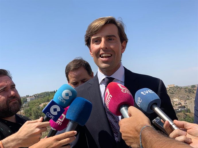 El vicesecretario de Comunicación, Pablo Montesinos, atiende a los medios en Toledo