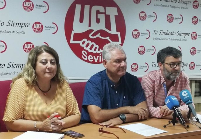 El secretario general de UGT-FICA Sevilla, José Berjano, y el Secretario del Sector Agrario de UGT-FICA Sevilla, Emilio Terrón