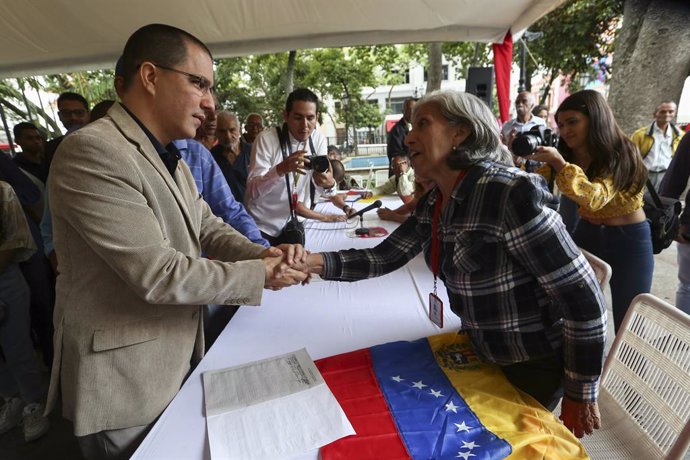 Colombia.- Venezuela tacha de "desfachatez" que Duque quiera eludir su "exclusiv