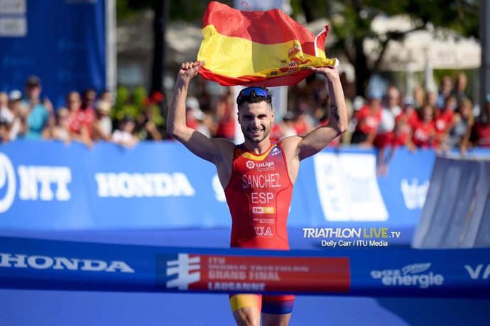 El triatleta español Roberto Sánchez