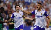 El Zaragoza duerme líder tras vencer al Elche de penalti