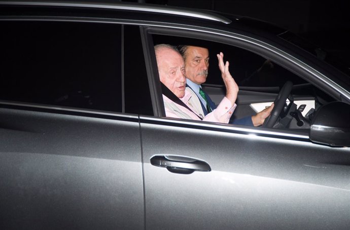 AV.- El Rey Juan Carlos recibe el alta médica y saldrá del hospital en una hora 